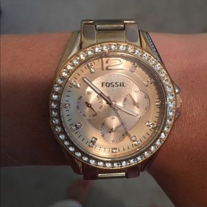 Gold Fossil Women’s Watch🌙